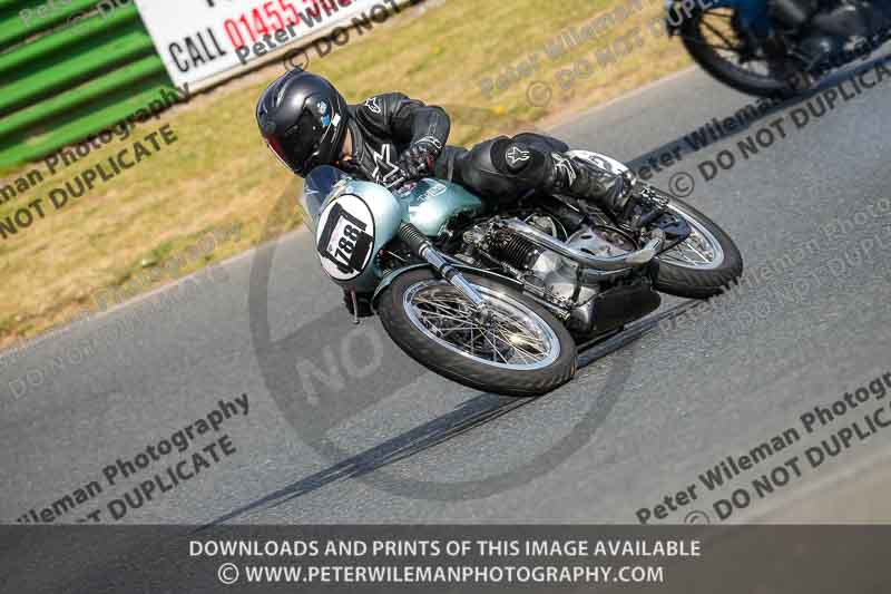 Vintage motorcycle club;eventdigitalimages;mallory park;mallory park trackday photographs;no limits trackdays;peter wileman photography;trackday digital images;trackday photos;vmcc festival 1000 bikes photographs